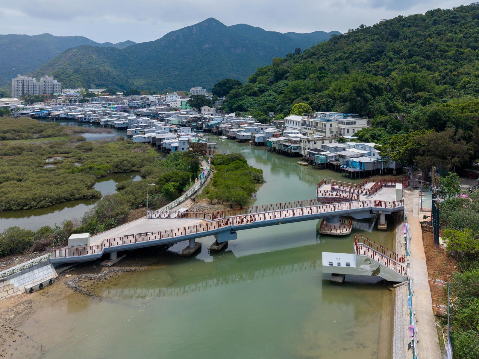 大澳寶珠潭橋明日（五月四日）開放予公眾使用，連接吉慶後街及新基街河涌兩岸，啓用後將提升河涌兩岸的連繫性，便利居民及遊客出行。