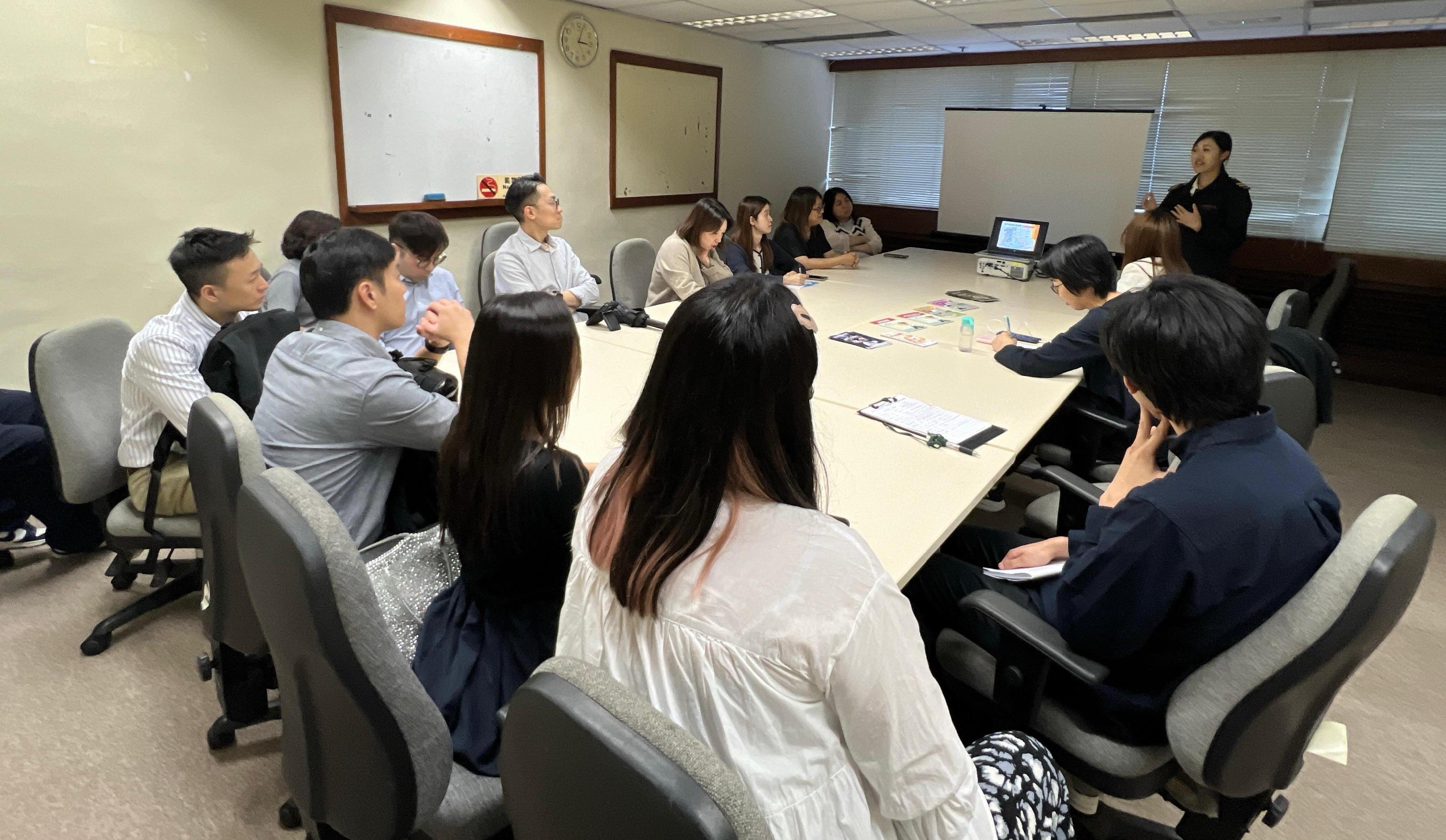 The Food and Environmental Hygiene Department (FEHD) today (May 7) released the seventh batch of gravidtrap indexes and density indexes for Aedes albopictus in April, covering five survey areas. Photo shows a meeting of the inter-departmental task force on anti-mosquito work convened by the FEHD in Tuen Mun District to co-ordinate relevant departments and stakeholders in carrying out intensive and targeted mosquito control measures at locations with high mosquito infestations in the district.