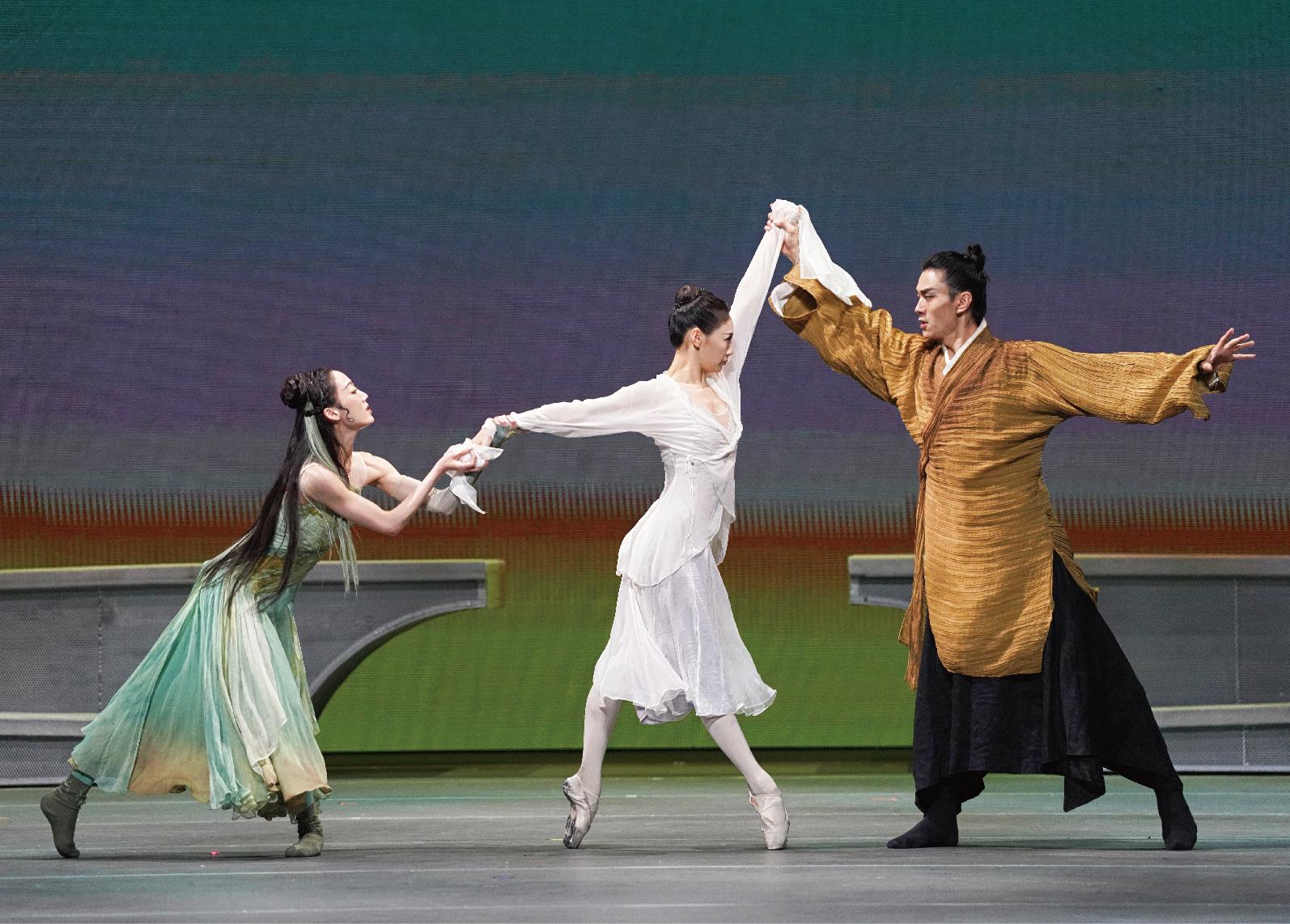 The opening programme of the Chinese Culture Festival 2026, "Dance Drama 'Lady White Snake' by Shanghai Grand Theatre", will be staged in Hong Kong in June. Photo shows a scene from "Lady White Snake".