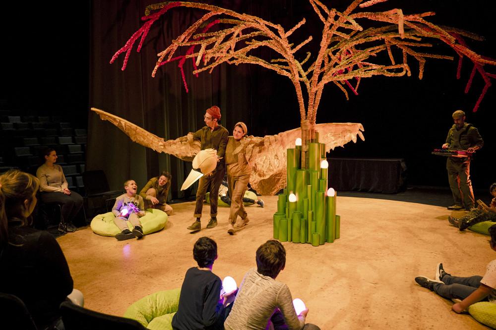 The International Arts Carnival, a summer highlight blending arts and education, will feature more than 100 fantastic programmes in July and August. The interactive theatre &ldquo;Tree&rdquo; by Canada's Th&eacute;&acirc;tre Motus enables toddlers to explore freely and interact with the performers, offering them a first taste of the arts. (Source of photo: Sylvie-Ann Par&eacute;)