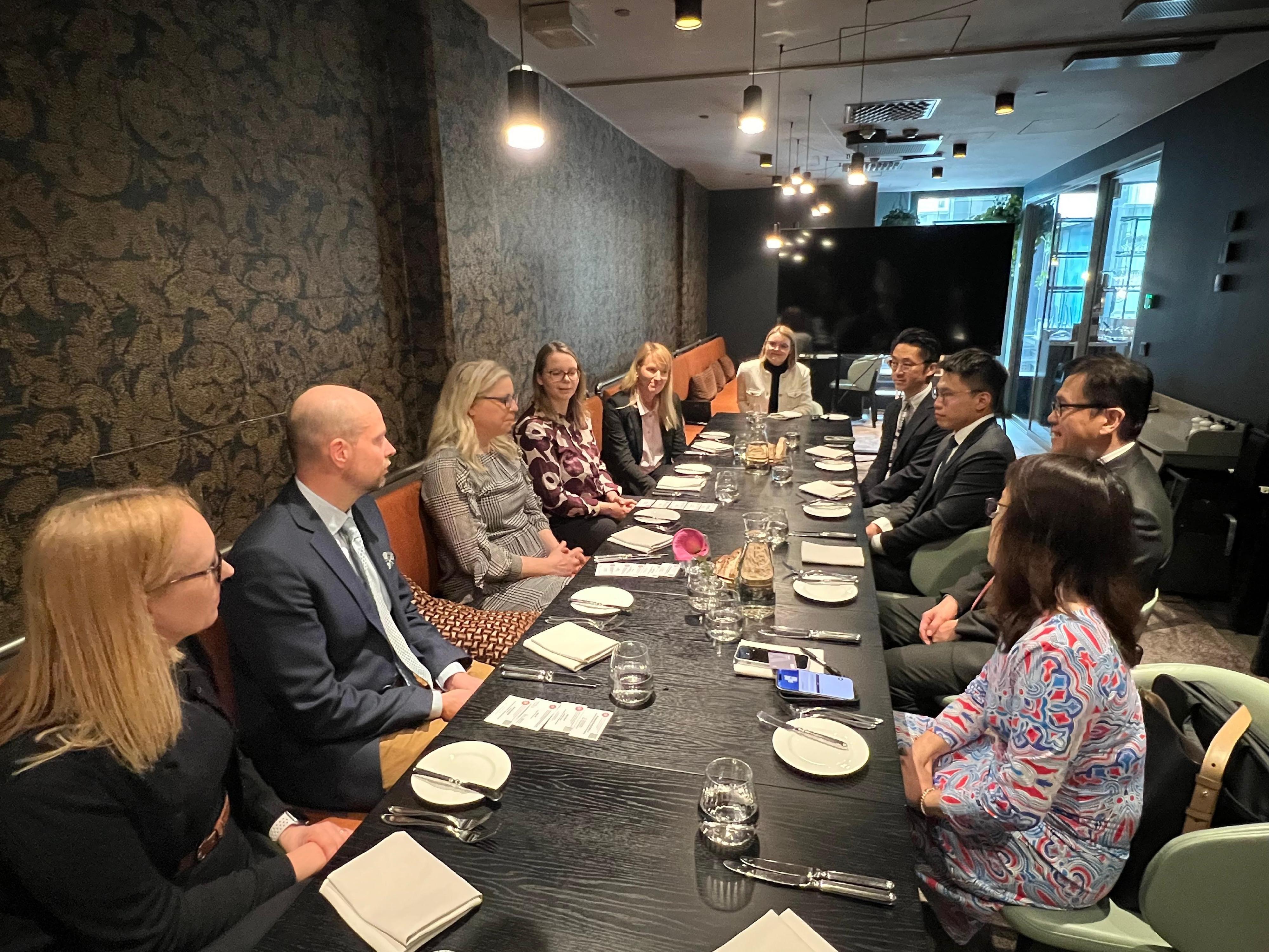 The Secretary for Innovation, Technology and Industry, Professor Sun Dong (second right), attended a luncheon hosted by representatives of the Helsinki University Hospital, the Business Finland, and the Business Helsinki in Helsinki, Finland on May 13 (Helsinki time).
