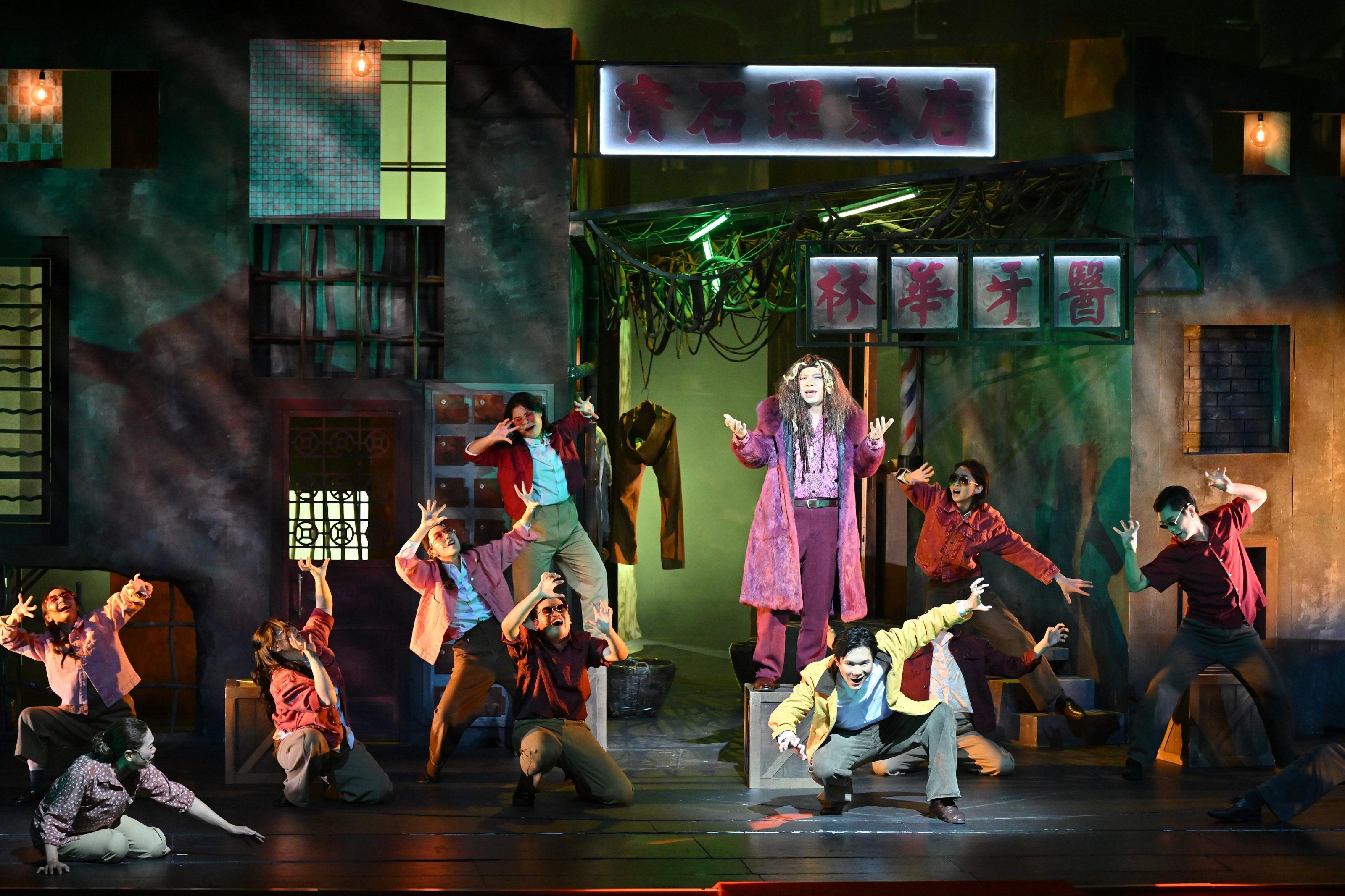 The Department of Justice held a large-scale Rule of Law Drama Day today (May 16) at the Grand Theatre of the Hong Kong Cultural Centre, presenting the drama "Rule of Law Academy - Adventure to the Stars".

