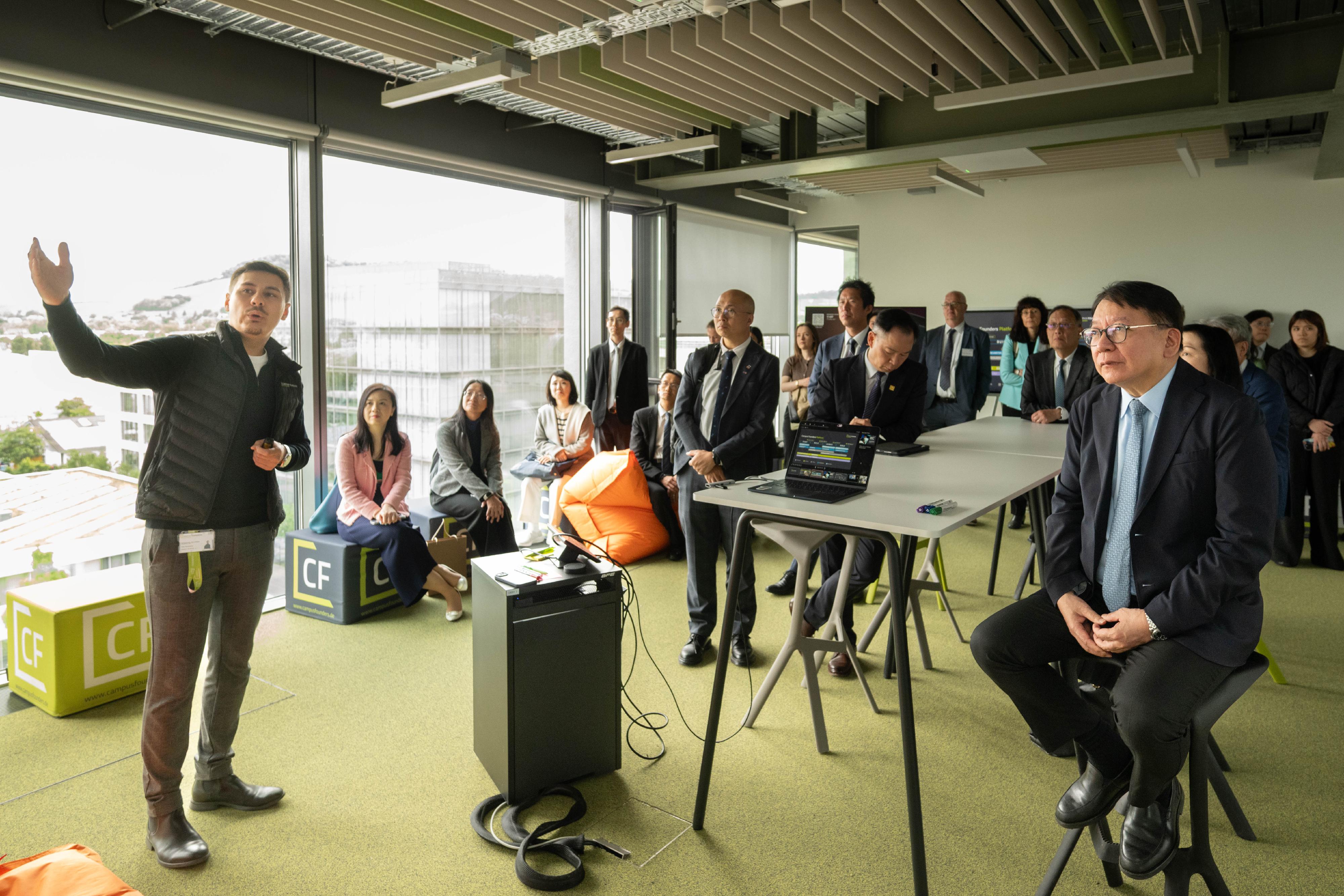 The delegation of the Working Group on Planning and Construction of the University Town under the Committee on Development of the Northern Metropolis led by the Chief Secretary for Administration, Mr Chan Kwok-ki, yesterday (May 20, Heilbronn time) continued its visit to Germany. Photo shows Mr Chan (first right) and the delegation touring the facilities of Bildungscampus Heilbronn, including Campus Founders, a start-up and co-innovation hub.