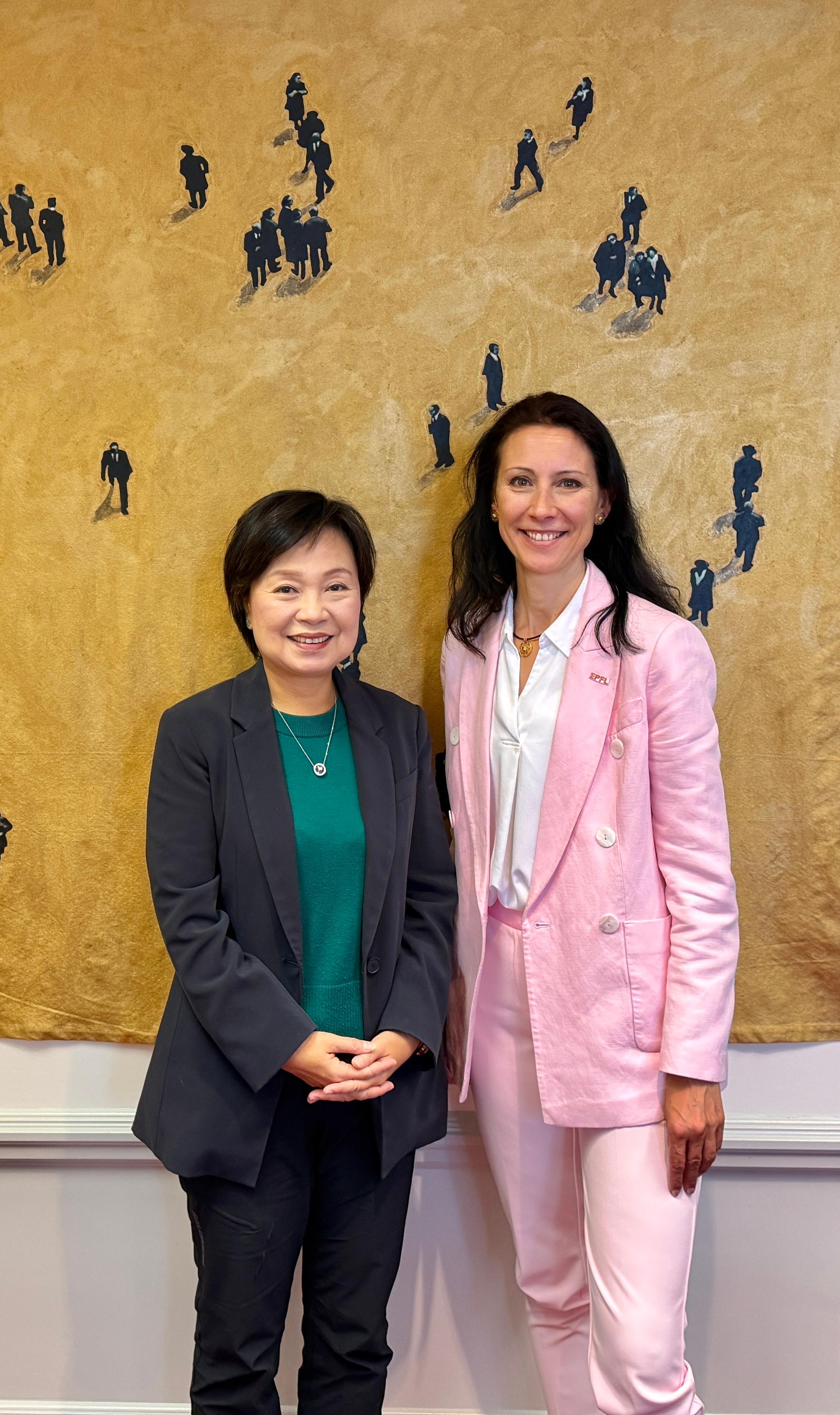 The Secretary for Education, Dr Choi Yuk-lin, met with the President of École Polytechnique Fédérale de Lausanne, Professor Anna Fontcuberta i Morral, in Bern, Switzerland, on May 20 (Bern time). Photo shows Dr Choi (left) and Professor Fontcuberta i Morral (right).