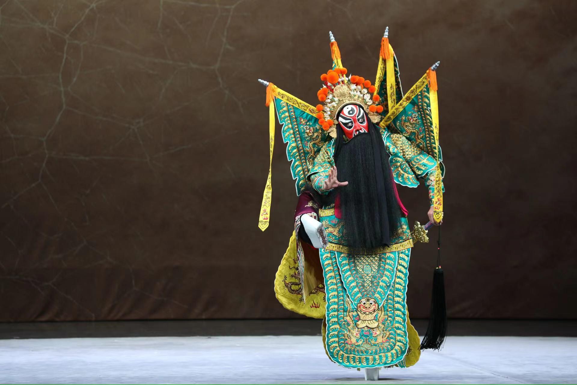 頂尖武生六月雲集香港參與「京劇大武生藝術展演」,為「中華文化節2026」的戲曲演出打響頭鑼。圖示《鐡籠山》劇照。