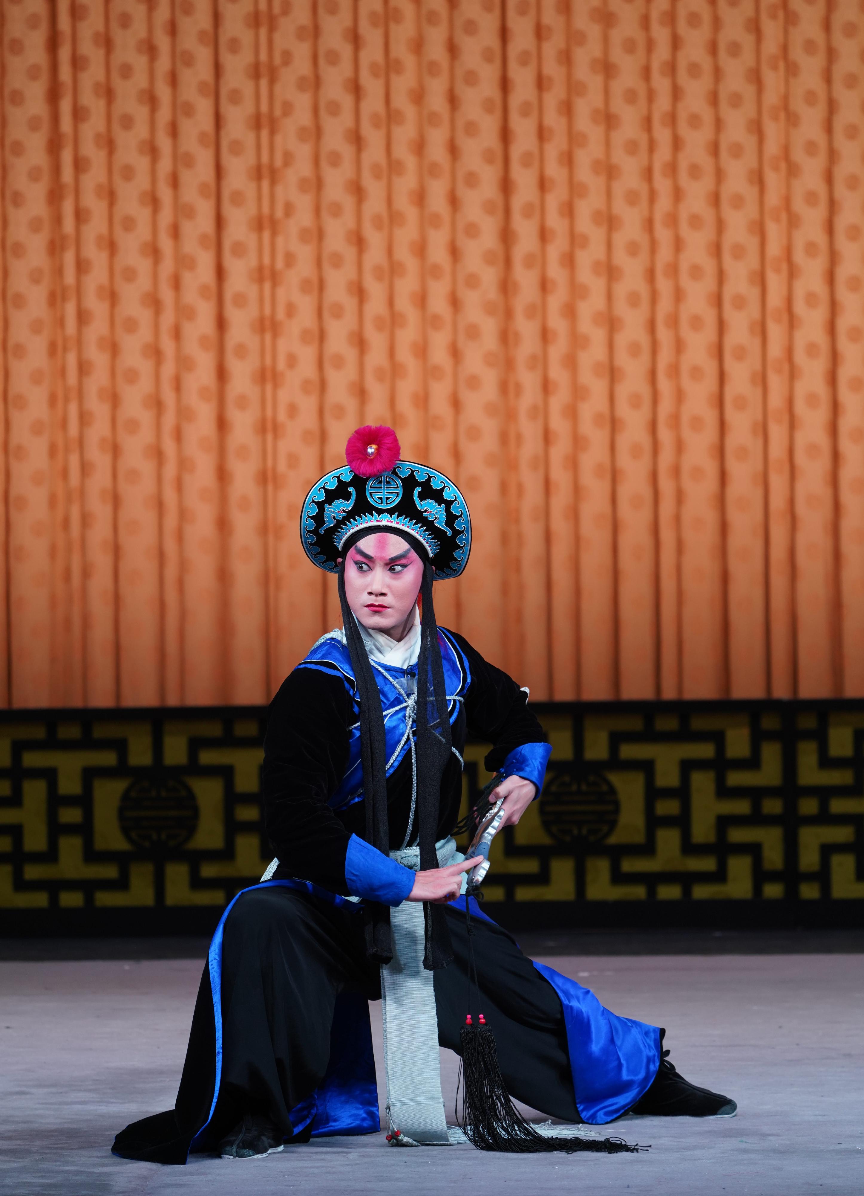 Top wusheng actors will gather in Hong Kong in June to perform the "Showcase of Peking Opera Actors in Full Armour Roles", kicking off the Chinese opera series of the Chinese Culture Festival 2026. Photo shows a scene from "Lin Chong on the Run".
