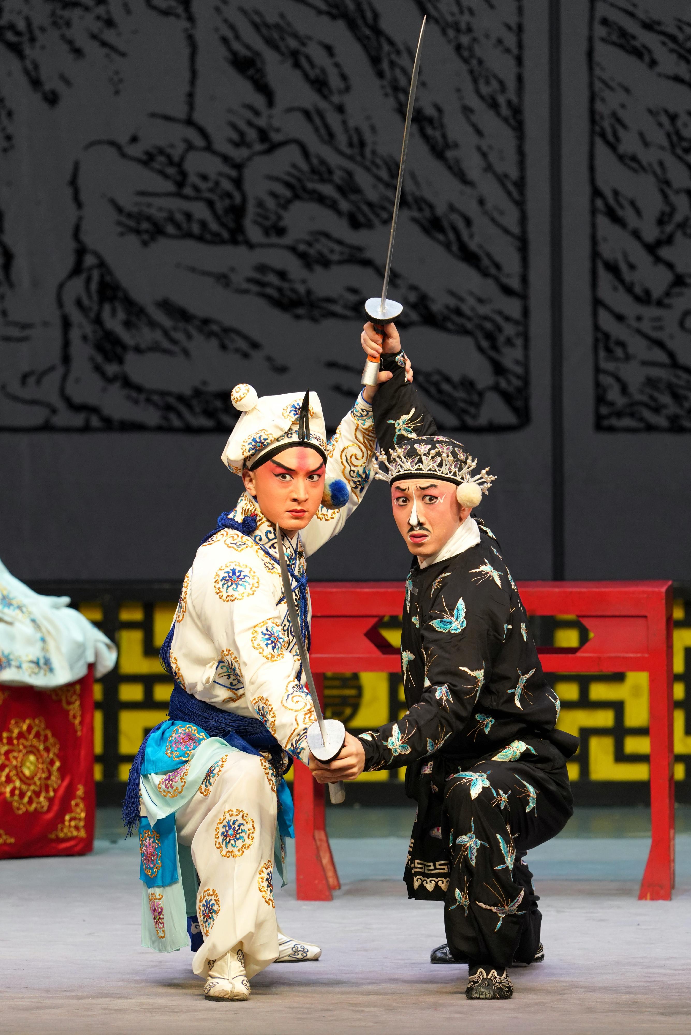 Top wusheng actors will gather in Hong Kong in June to perform the "Showcase of Peking Opera Actors in Full Armour Roles", kicking off the Chinese opera series of the Chinese Culture Festival 2026. Photo shows a scene from "At the Crossroads".

