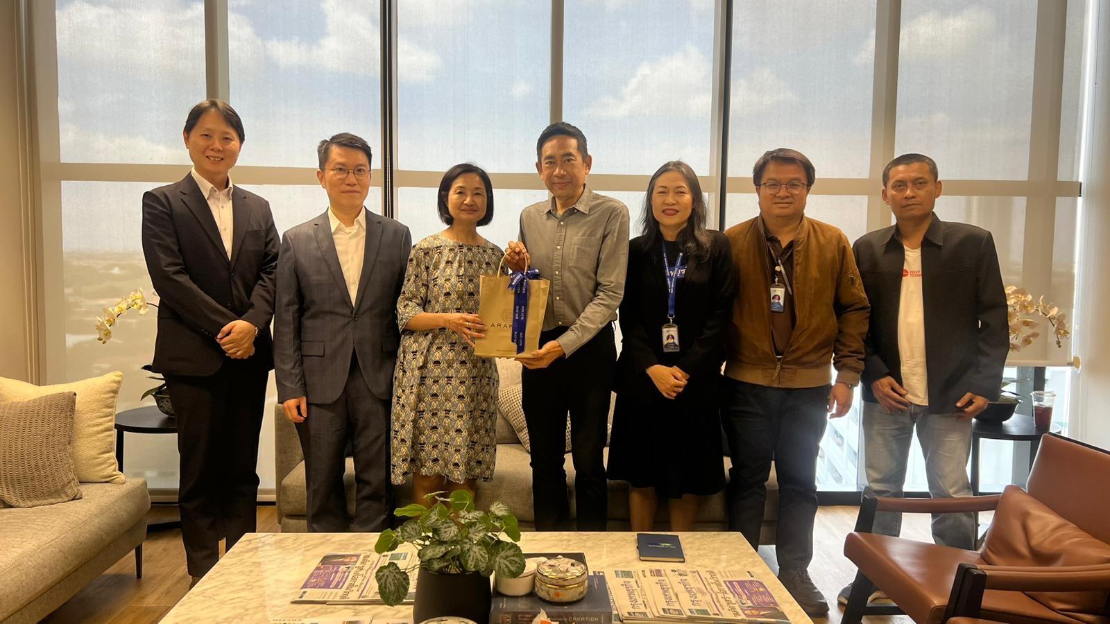 The Director of Broadcasting, Ms Angelina Kwan, visited Bangkok, Thailand, on May 27 and 28, to continue deepening Radio Television Hong Kong's co-operation with the Association of Southeast Asian Nations broadcasters. Photo shows Ms Kwan (third left) meeting with the management of the Nation Group today (May 28) to explore broader opportunities for co-operation.