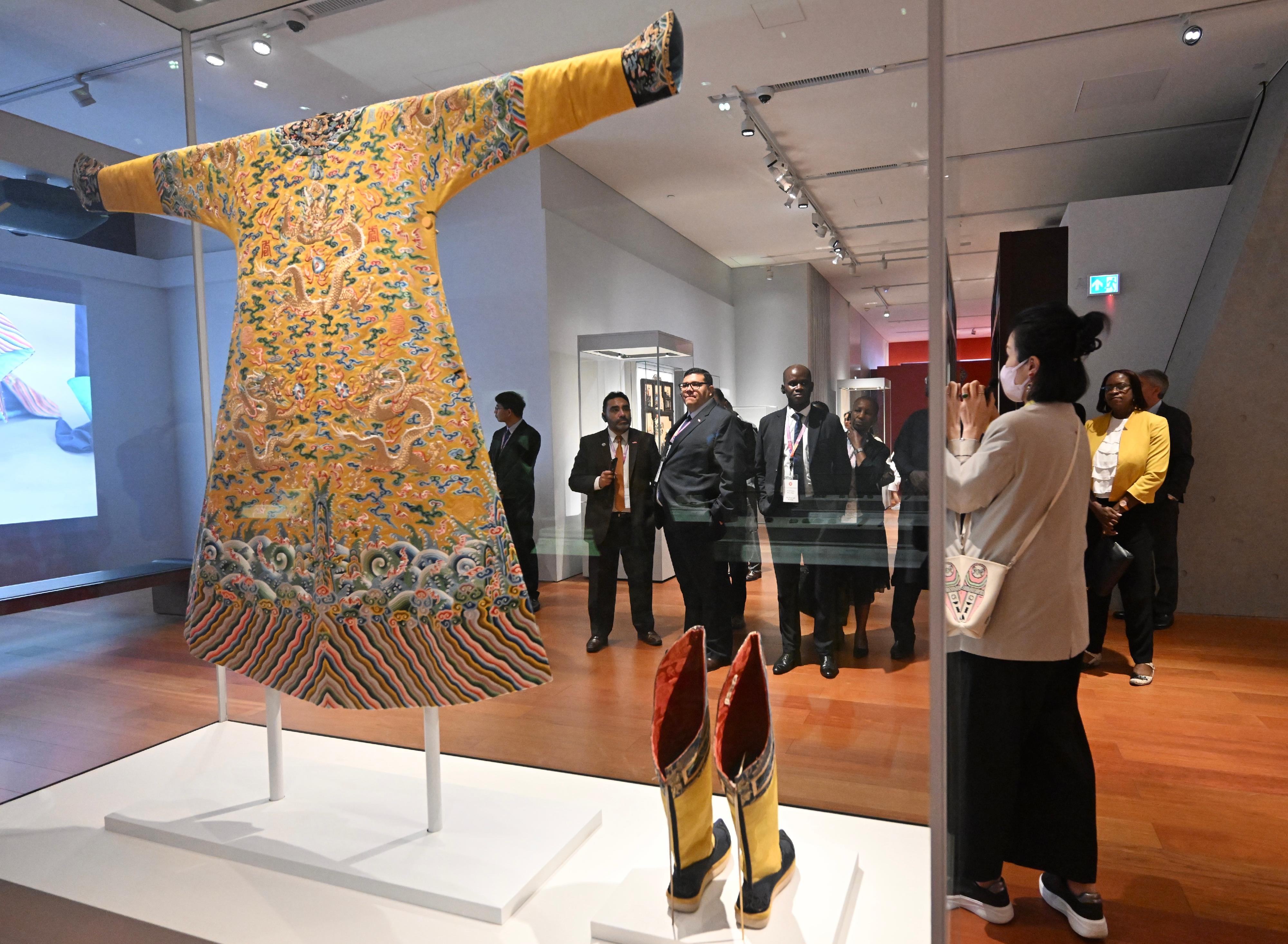 A delegation of 13 overseas government officials completed its visit to Hong Kong today (May 29). Photo shows the delegation touring the Hong Kong Palace Museum at the West Kowloon Cultural District.