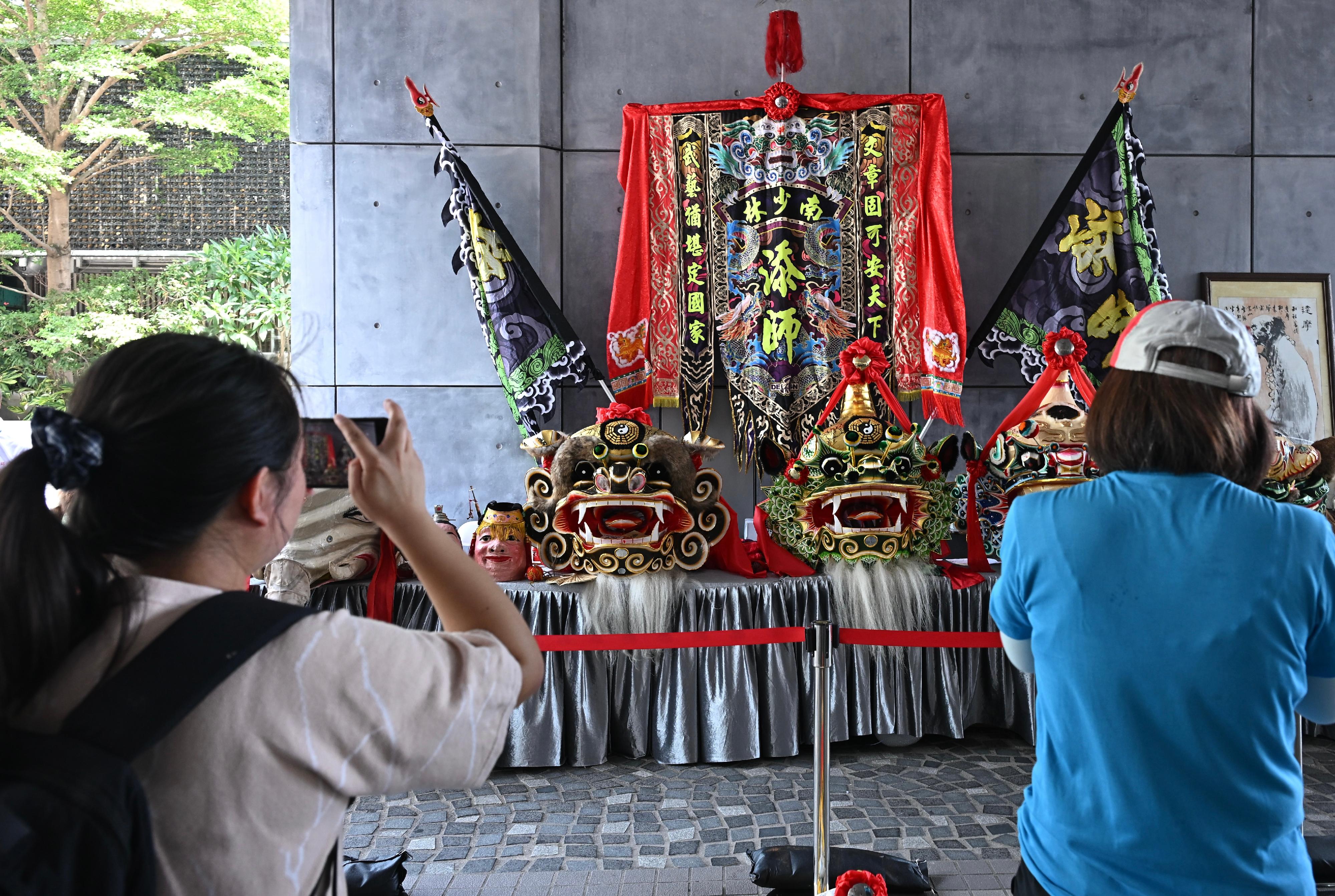 The Hong Kong Jockey Club Series: "Hong Kong ICH Month 2026" Intangible Cultural Heritage Carnival will be held today and tomorrow (May 30 to 31). Photo shows a booth on traditional Hoi Luk Fung unicorn dance.
