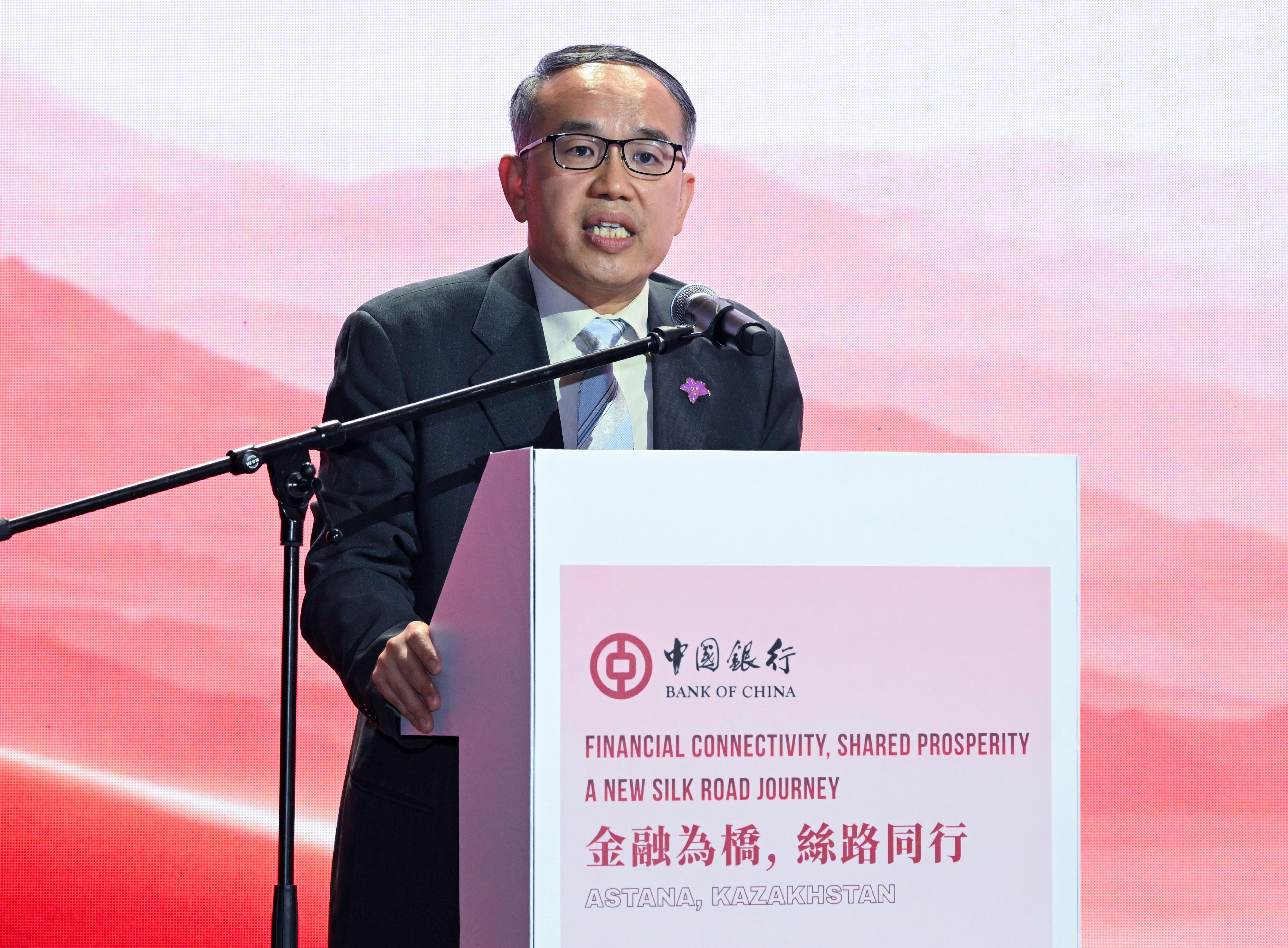 Addressing the Networking Luncheon hosted by Bank of China Kazakhstan in Kazakhstan today (June 1, Astana time), the Secretary for Financial Services and the Treasury, Mr Christopher Hui, said that Kazakhstan, as a major global player in the gold industry with rich reserves, will surely be the city's important partner along Hong Kong's way to build a notable gold market in the Asia time zone.