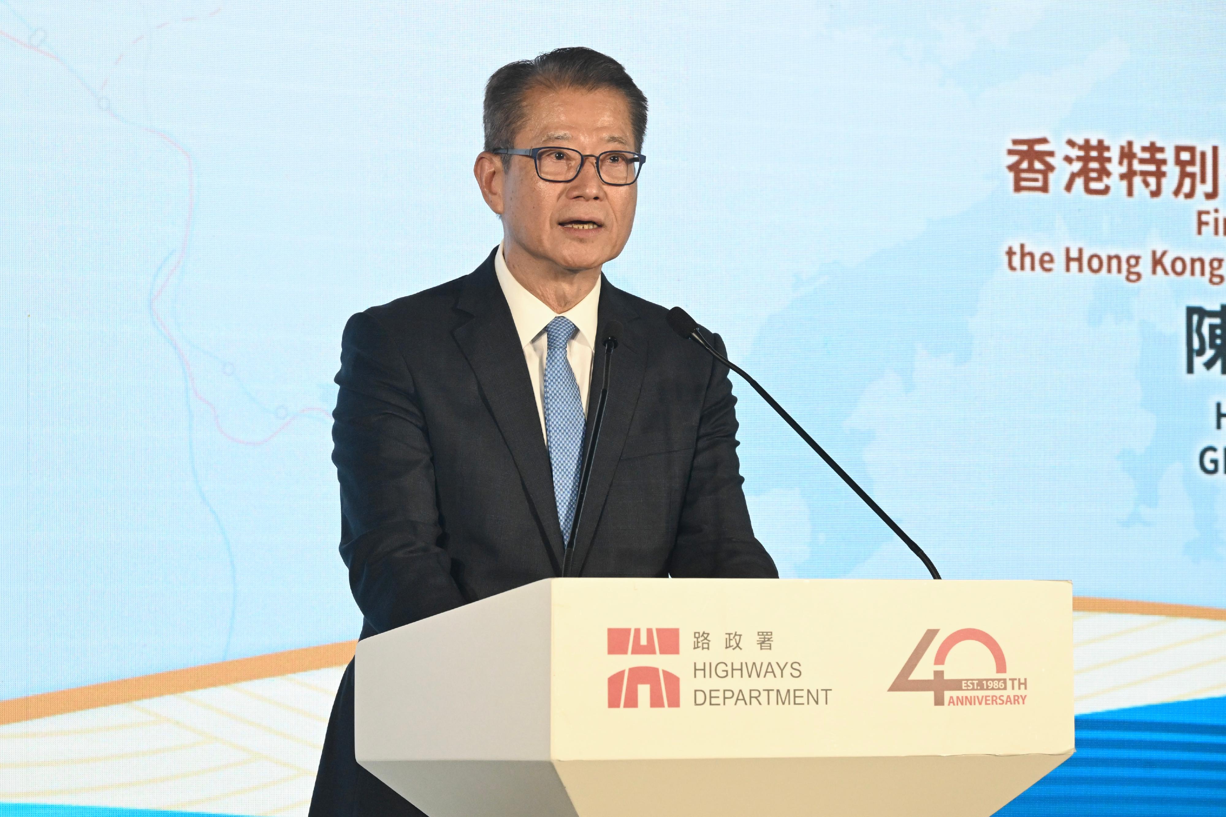 財政司司長陳茂波今日(六月一日)在路政署四十周年酒會上致辭。