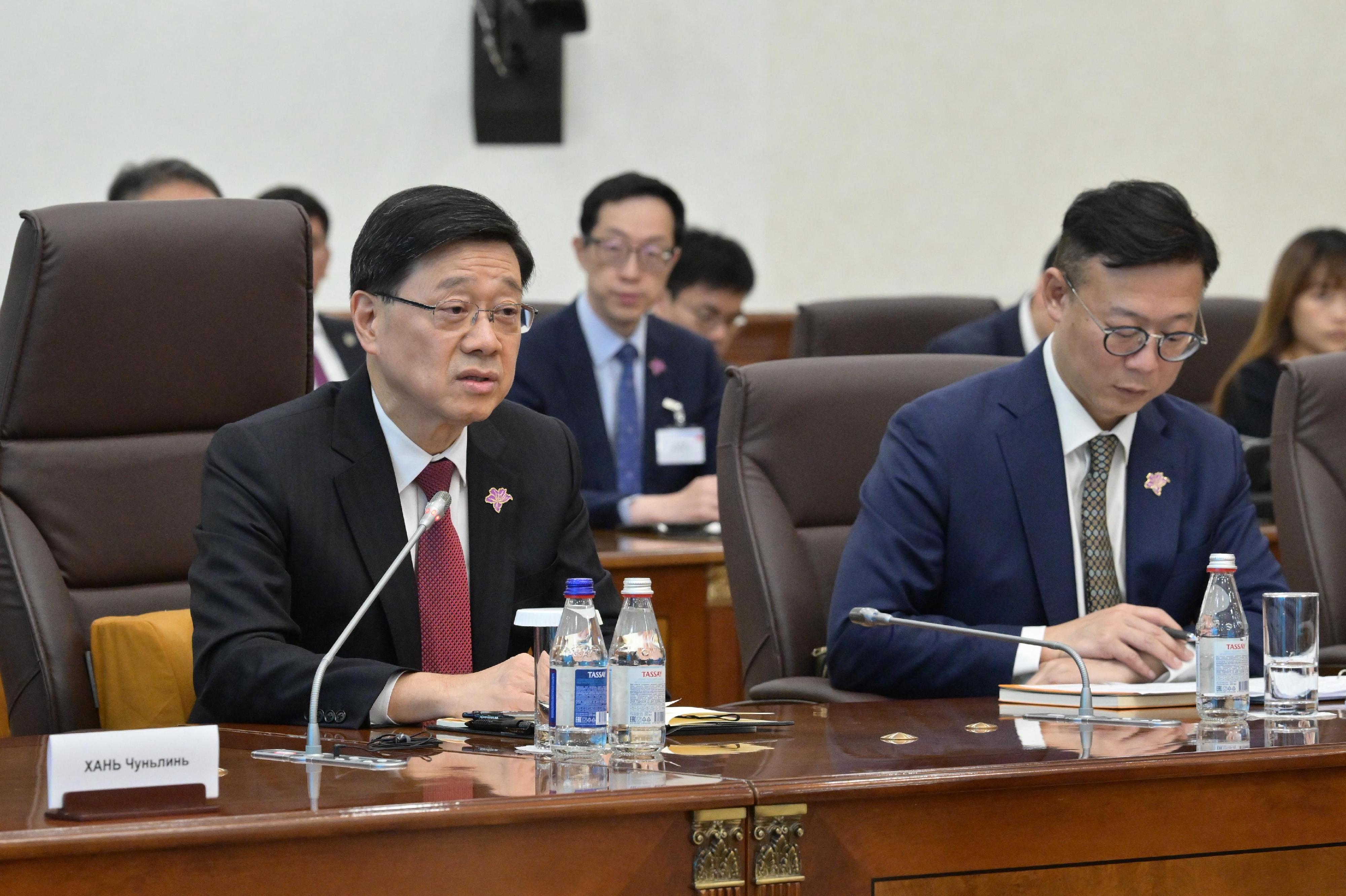 The Chief Executive, Mr John Lee (left), meets with the Prime Minister of Kazakhstan, Mr Olzhas Bektenov, in Astana, Kazakhstan, today (June 2, Astana time), to exchange views on strengthening co-operation.