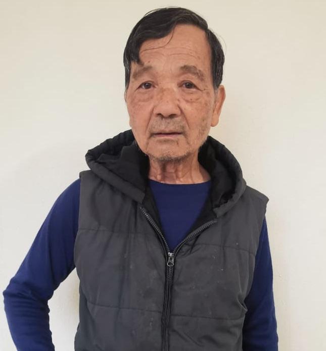 Liu Yim-kwan, aged 76, is about 1.7 metres tall, 63 kilograms in weight and of thin build. He has a long face with yellow complexion and short black hair. He was last seen wearing a black jacket, black pants and white sneakers.