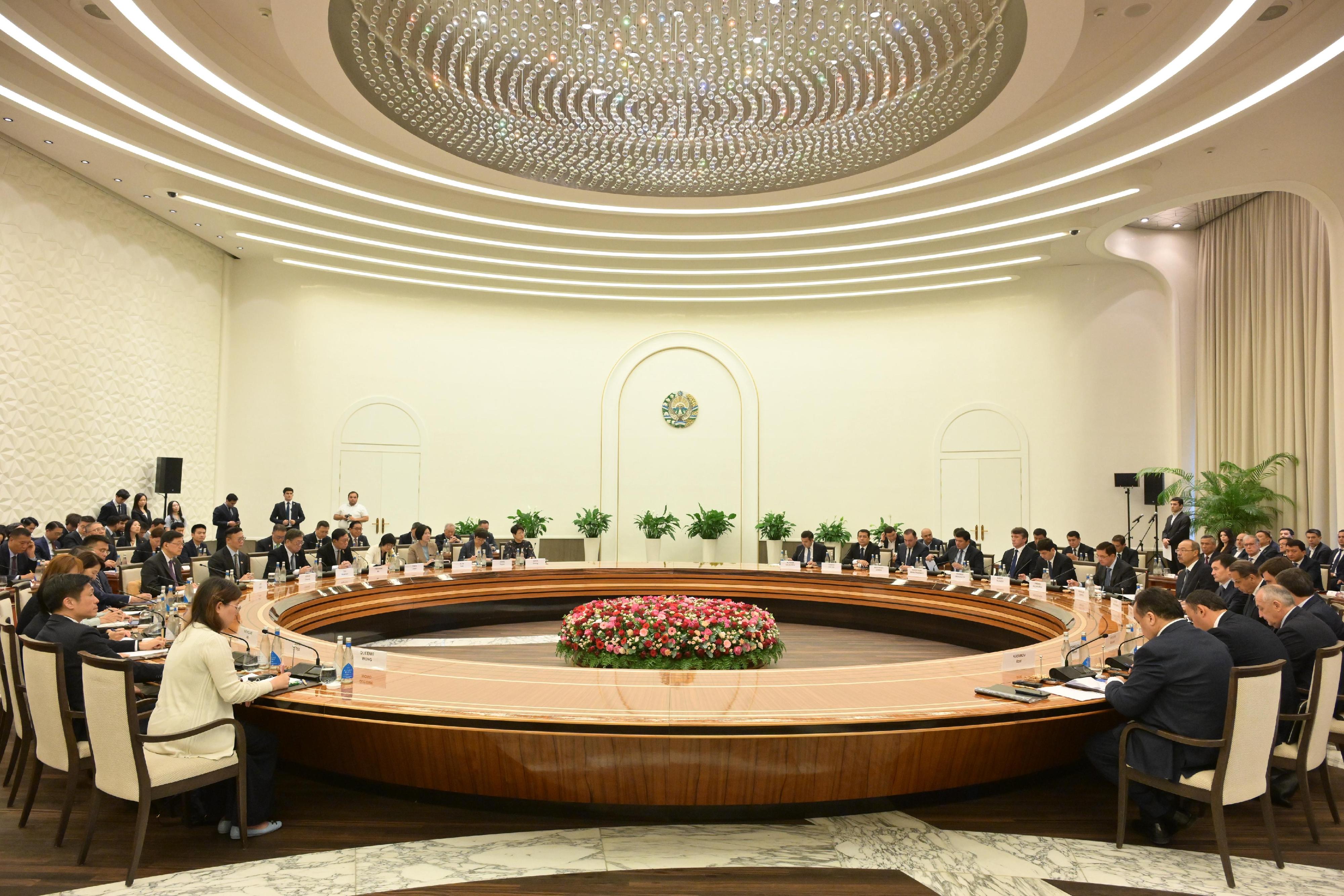The Chief Executive, Mr John Lee (sixth left), today (June 5) attends a business exchange event hosted by the Government of Uzbekistan in Tashkent, Uzbekistan, where he met again with the Prime Minister of Uzbekistan, Mr Abdulla Nigmatovich Aripov (eighth right).