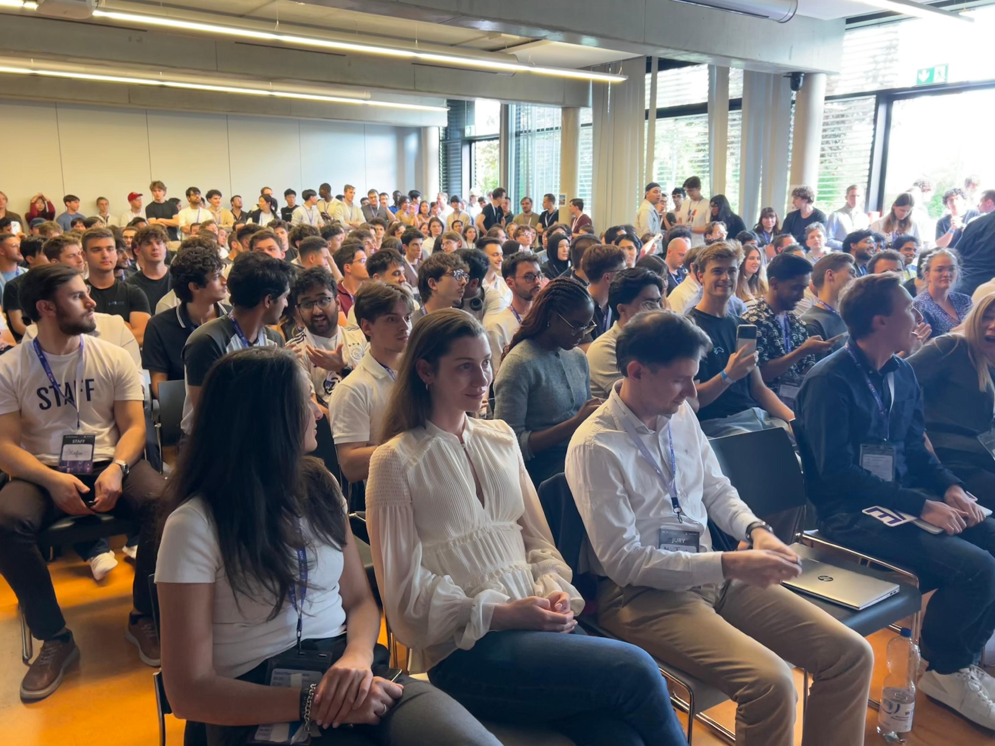 Hong Kong Talent Engage co-organised a hackathon with a local innovation and technology organisation in Munich on June 6 and 7 (Munich time). Photo shows the enthusiastic response to the event, with about 250 finalists participating in the hackathon.