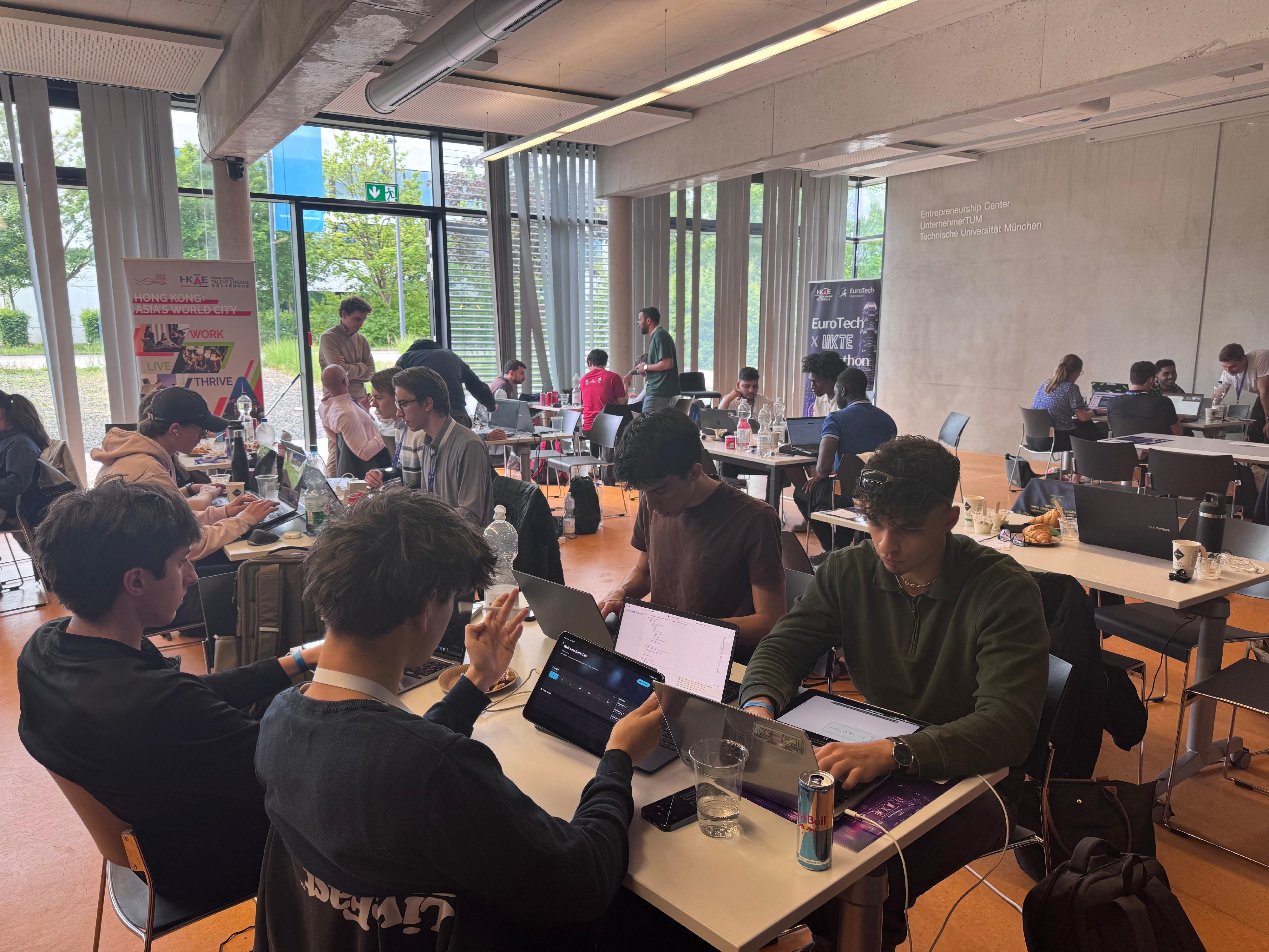 Hong Kong Talent Engage co-organised a hackathon with a local innovation and technology organisation in Munich on June 6 and 7 (Munich time). Photo shows the hackathon being conducted in a group format, with shortlisted finalists competing in four categories, namely FinTech, HealthTech, Smart City, and Artificial Intelligence and Robotics.