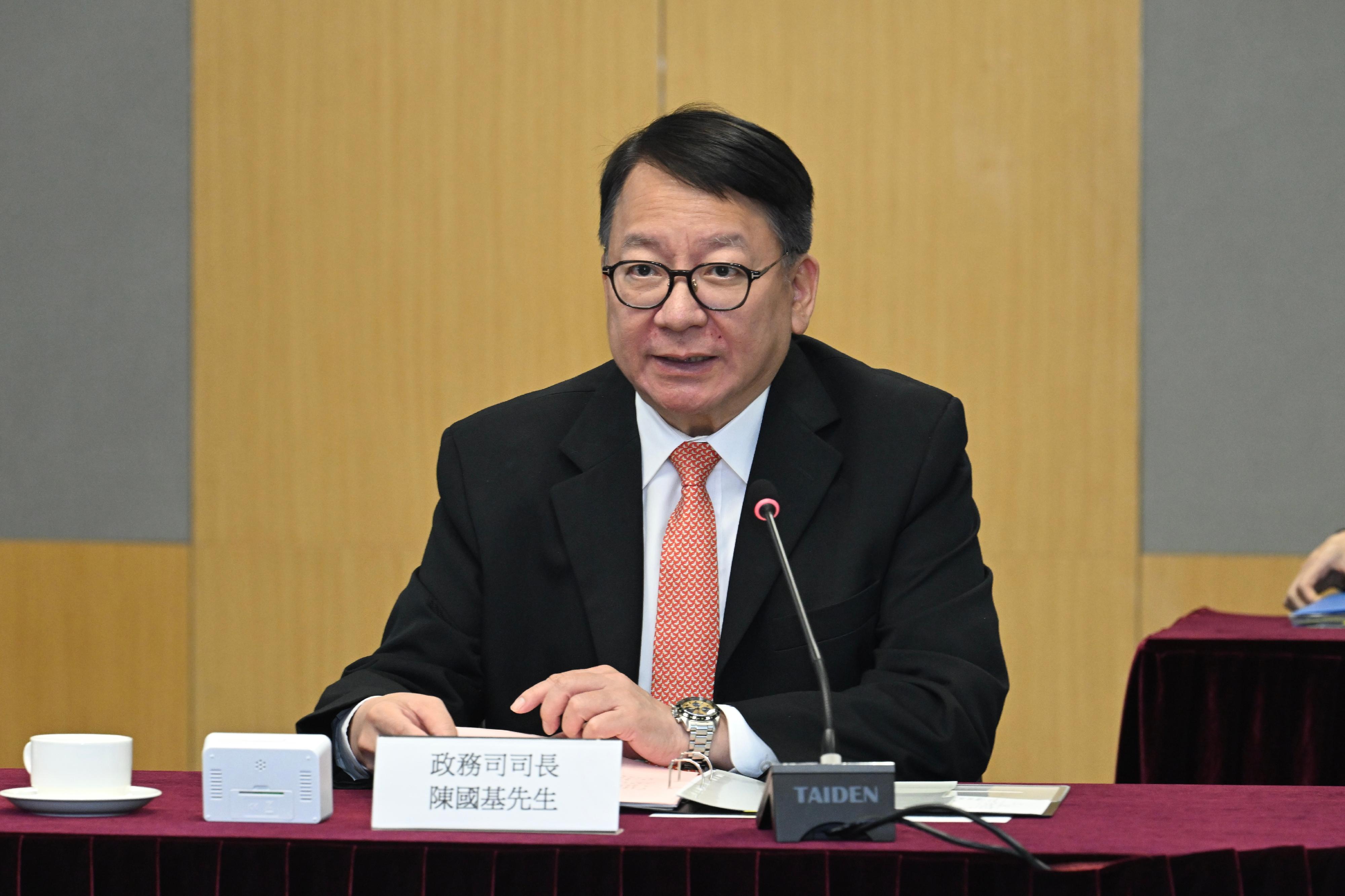 The Chief Secretary for Administration, Mr Chan Kwok-ki, today (June 11) chairs the seventh meeting of the sixth-term Commission on Poverty.