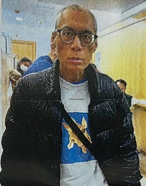 Lai Kin-chung, aged 59, is about 1.7 metres tall, around 54 kilograms in weight and of thin build. He has a long face with yellow complexion and short grey and white hair. He was last seen wearing a black jacket, blue shirt, black pants and only one black slipper.