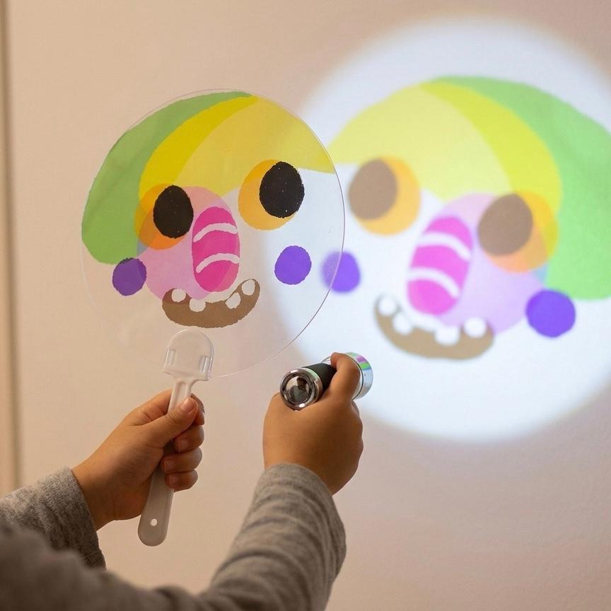 The Film Programmes Office of the Leisure and Cultural Services Department will present the "Summer of Light: Cinema in Motion" at Sai Wan Ho Civic Centre on July 11 and 12, including various ticketed workshops and free activities. The event is one of the highlights of the Summer Family Cine Fest. Children can express their imagination at the "Magical Creatures Fan Mask Making" zone by applying colourful cartoons of funny sea creatures onto transparent fans and experience the playful interaction with torchlight.