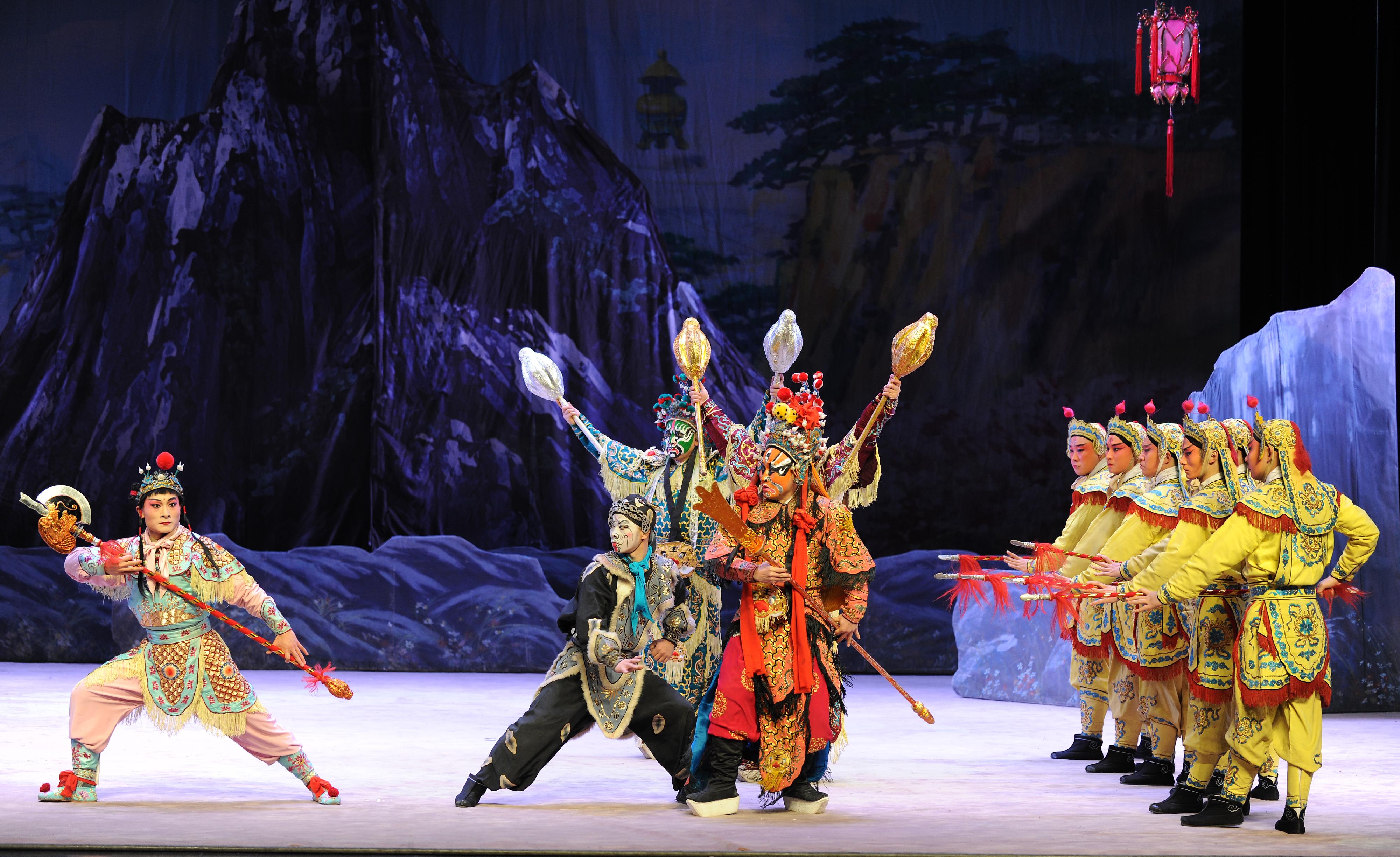 The Chinese Culture Festival 2026 has invited the Hebei Bangzi Opera Theatre of Hebei Province to perform in Hong Kong in July. Photo shows a scene of "The Magic Lotus Lantern".
