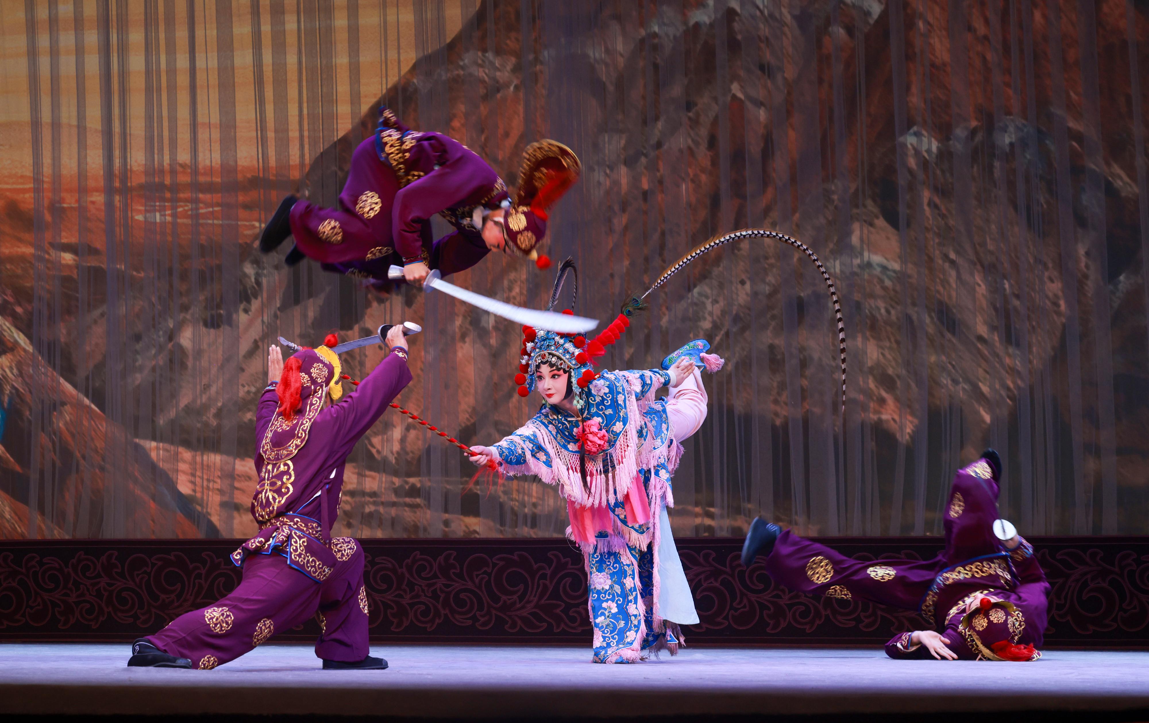 The Chinese Culture Festival 2026 has invited the Hebei Bangzi Opera Theatre of Hebei Province to perform in Hong Kong in July. Photo shows a scene of "The Hu Homestead".
