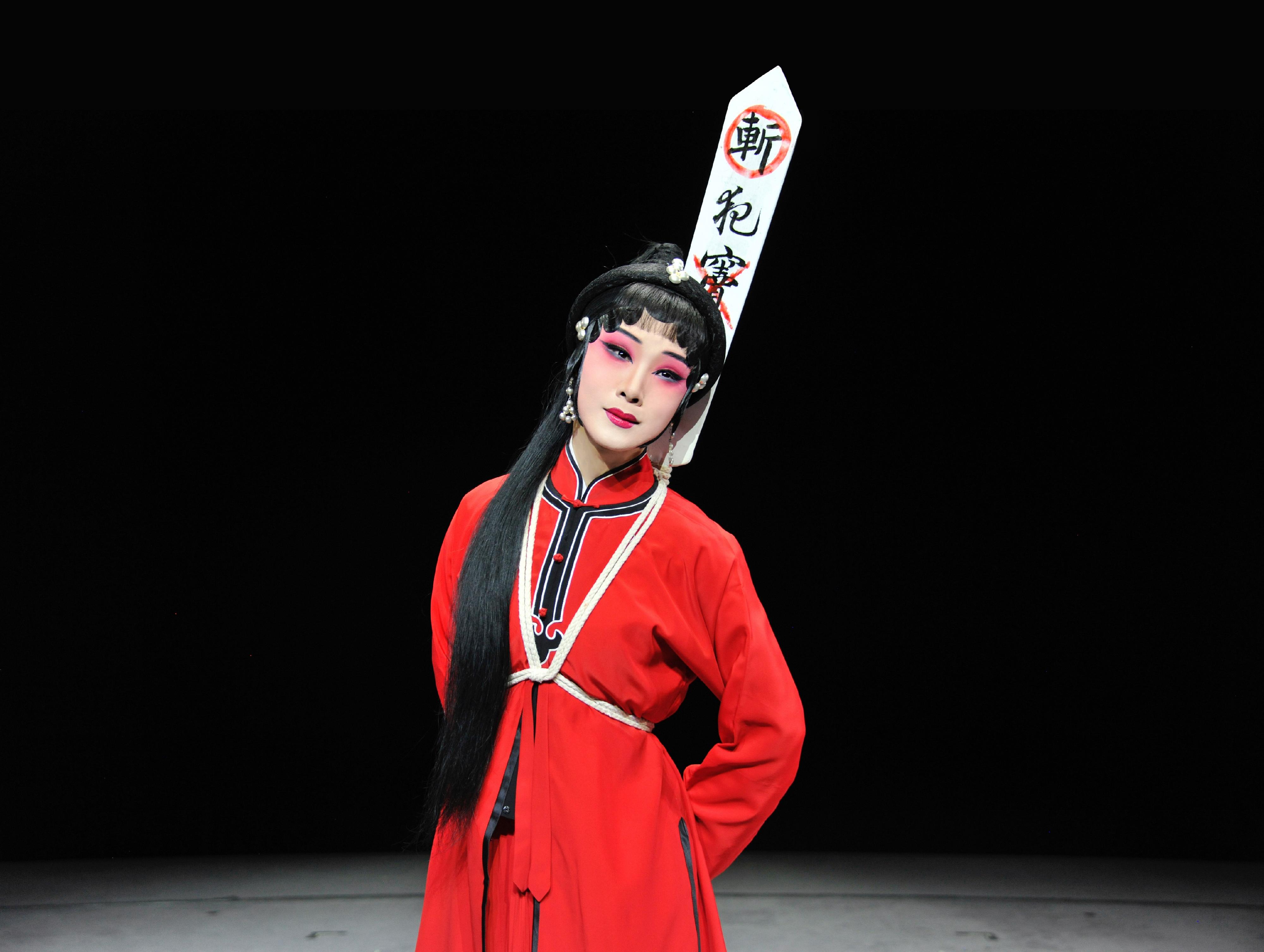 The Chinese Culture Festival 2026 has invited the Hebei Bangzi Opera Theatre of Hebei Province to perform in Hong Kong in July. Photo shows a scene of "On the Execution Ground" from "The Injustice Done to Dou E".
