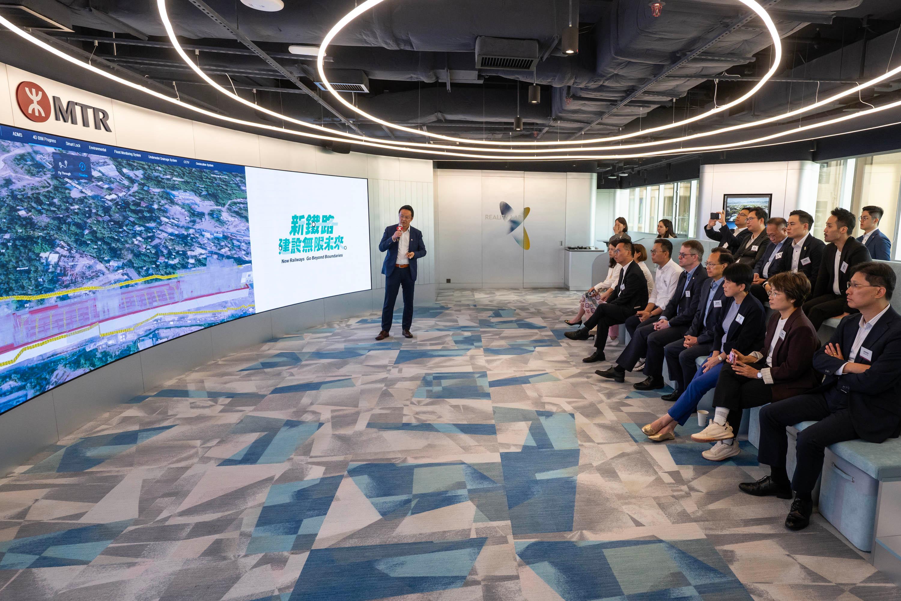 The Legislative Council Subcommittee on Matters Relating to Railways visits the Capital Works Innovation Hub of the MTR Corporation Limited today (June 23) to learn about the progress of application of innovative technologies, such as artificial intelligence, in new railway projects.