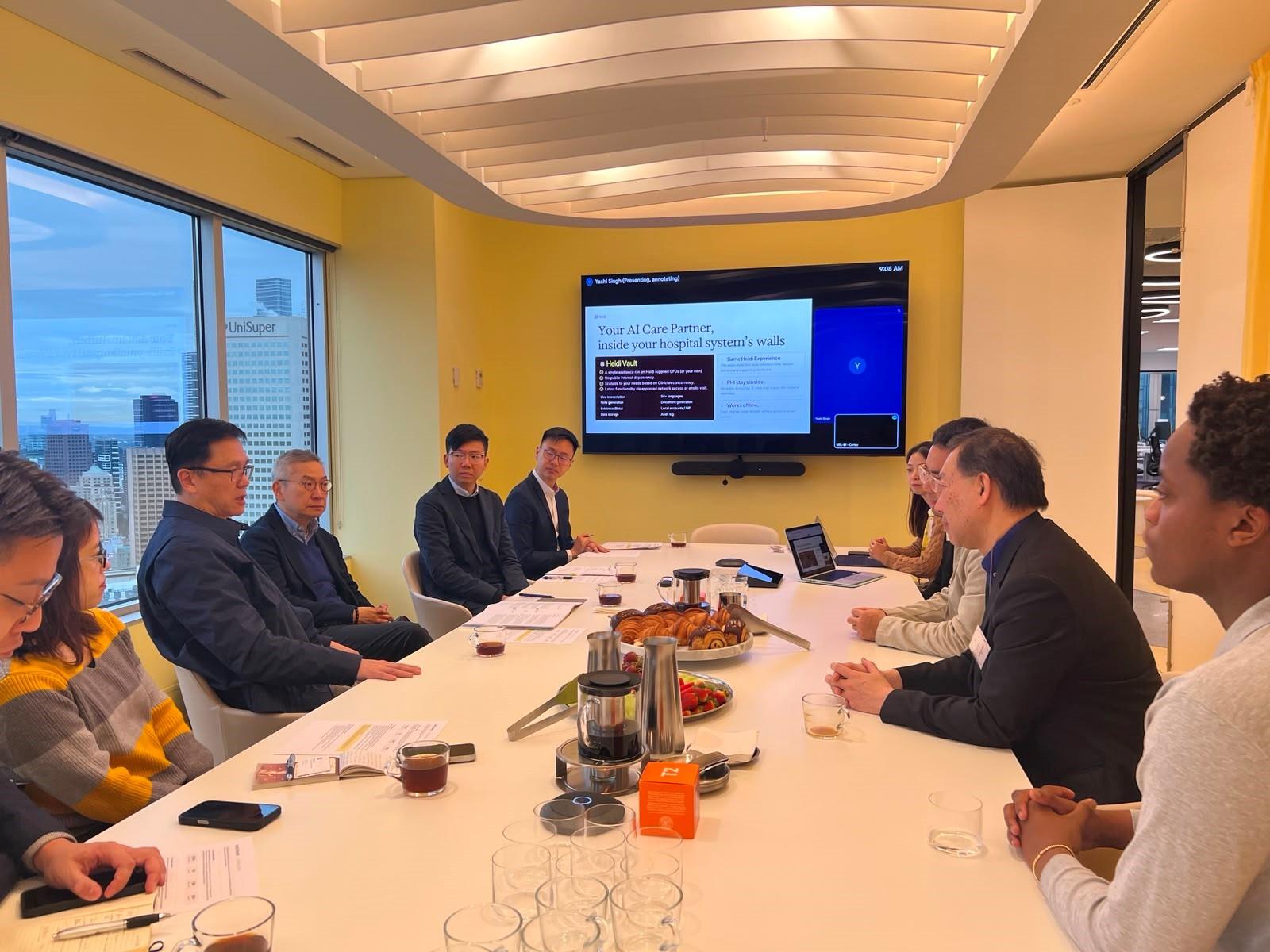 創新科技及工業局局長孫東教授（左三）六月二十四日於轉赴新西蘭奧克蘭訪問前，在澳洲墨爾本與澳洲人工智能醫療科技公司Heidi Health代表會晤。