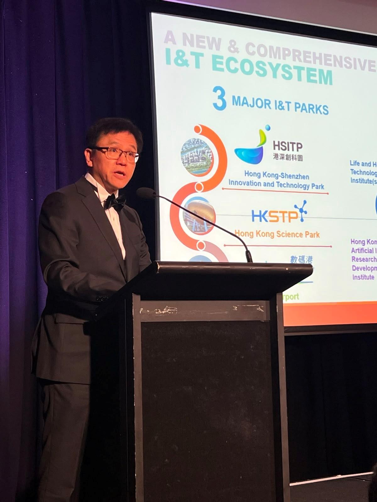 The Secretary for Innovation, Technology and Industry, Professor Sun Dong, attended a gala dinner today (June 26, Auckland time) cohosted by the Hong Kong Economic and Trade Office, Sydney and the Hong Kong New Zealand Business Association. Photo shows Professor Sun delivering a keynote speech at the gala dinner.
