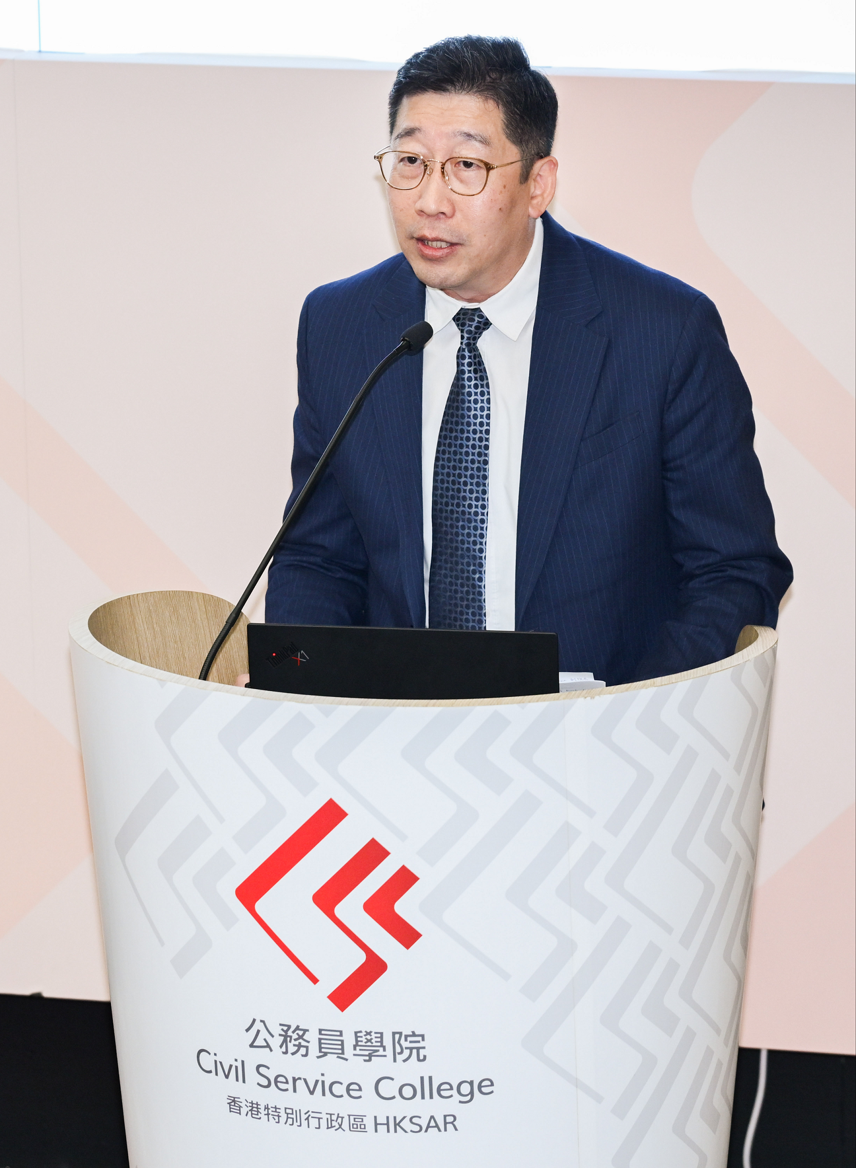 署理數字政策專員張宜偉今日(七月二日)在「創新與科技」領導系列專題講座上分享政府促進本地人工智能(AI)生態發展的工作,支援部門利用AI加速數智化轉型的最新措施,包括設計合適的代理式AI應用場景。