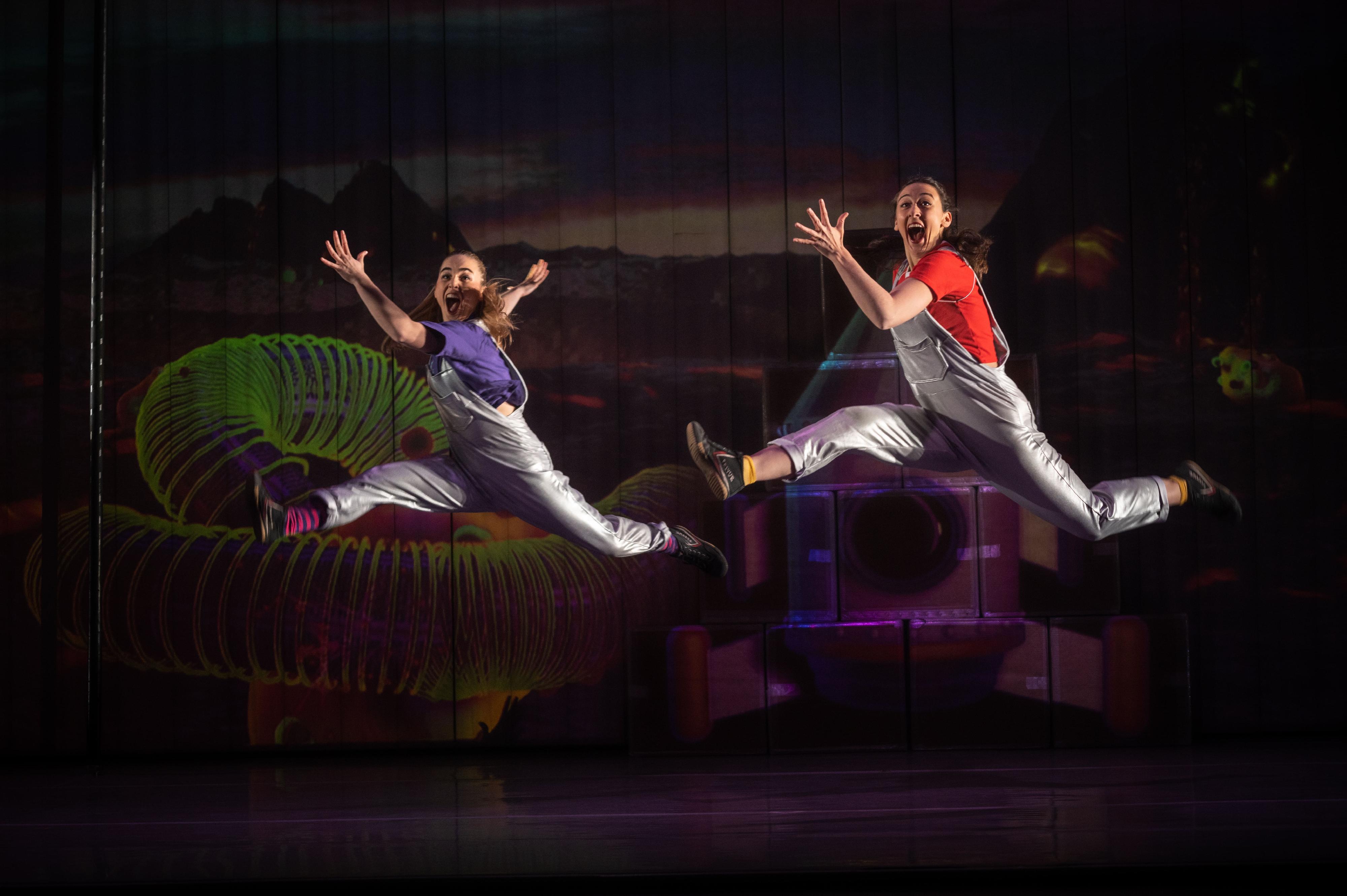 "Starchitects" has been warmly received by audiences of all ages. With its simple yet humorous storyline, stunning visual effects, and an exhilarating performance that seamlessly combines acrobatics with dance, it is truly fun for the whole family. (Source of photo: Dan Tucker)