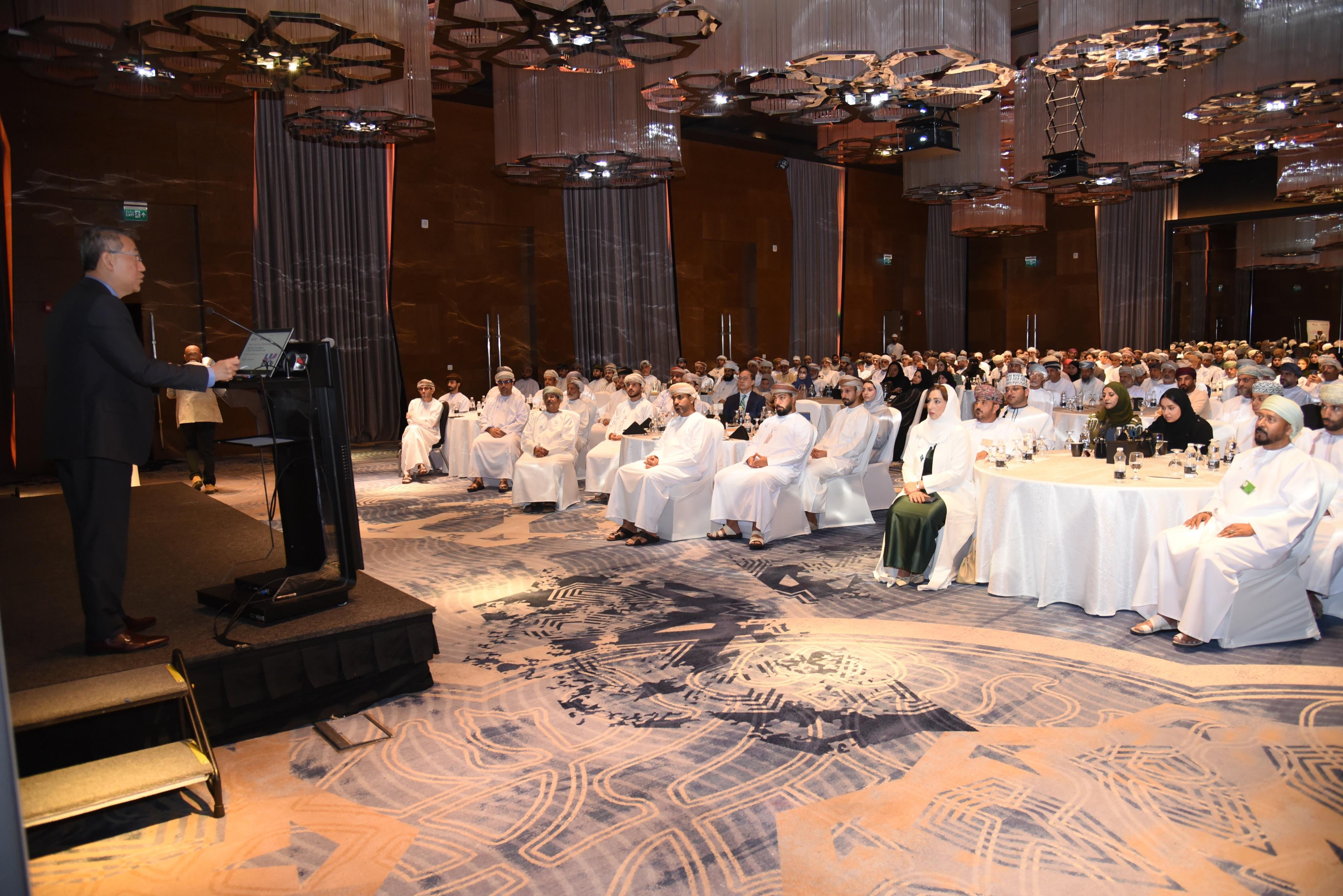 The Hong Kong Economic and Trade Office in Dubai (HKETO Dubai), in collaboration with the Hong Kong Trade Development Council, organised the Oman-Hong Kong Business Forum in Muscat, capital of Oman to promote Hong Kong and Greater Bay Area advantages on July 7 (Muscat time). Photo shows the guests attending the forum.